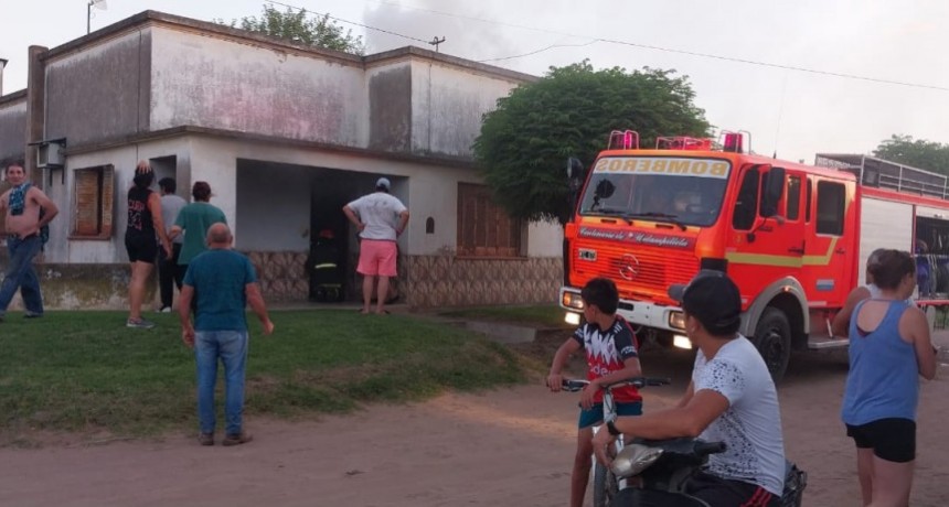 Bomberos Voluntarios trabajaron en la vivienda de Marcelo Portilla y su familia, y en Radio Urdampilleta hablamos con el Jefe del cuerpo activo Javier Carona