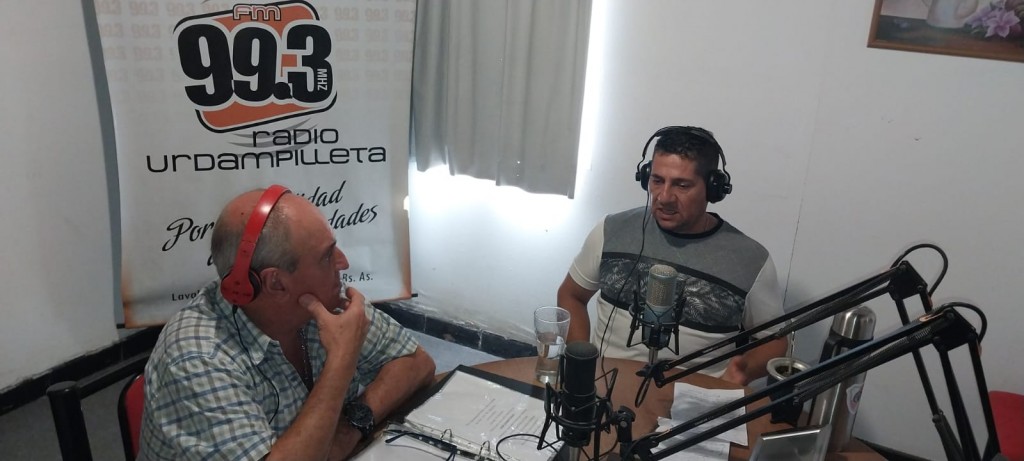 Alcides Prieto visitó los estudios de Radio Urdampilleta y evaluó lo realizado por el CAEA en el 2022