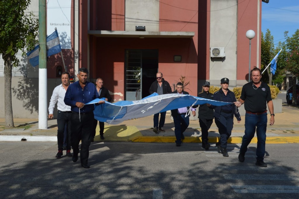 A 41 años de la gesta de Malvinas, se izó la bandera con soldados movilizados  y autoridades municipales