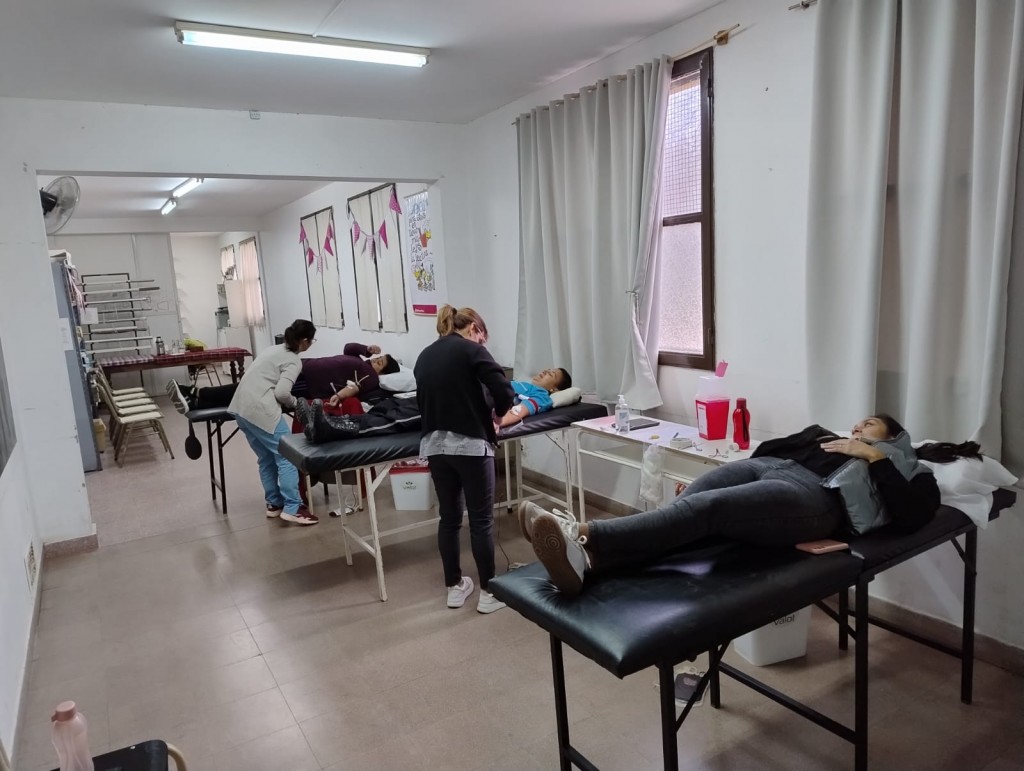 Colecta de Sangre en la Escuela Secundaria n°1 de Pirovano, hablamos con su directora Eliana Pacho
