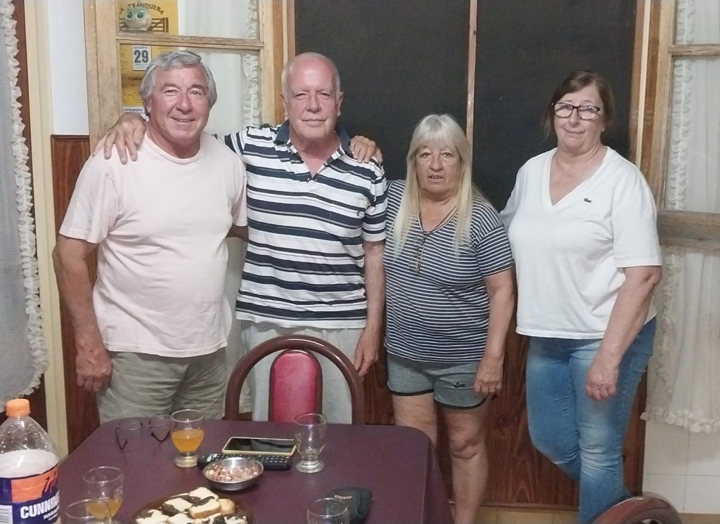 Exempleados de la Cooperativa Agropecuaria de Urdampilleta, fueron invitados a la fiesta de cumpleaños de Jorge Palucci y vivieron momentos muy emotivos, y lo contaron en Radio Urdampilleta